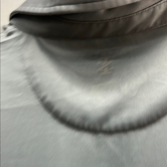 Izod Gray Polo Shirt with Striped Design - Picture 4 of 5